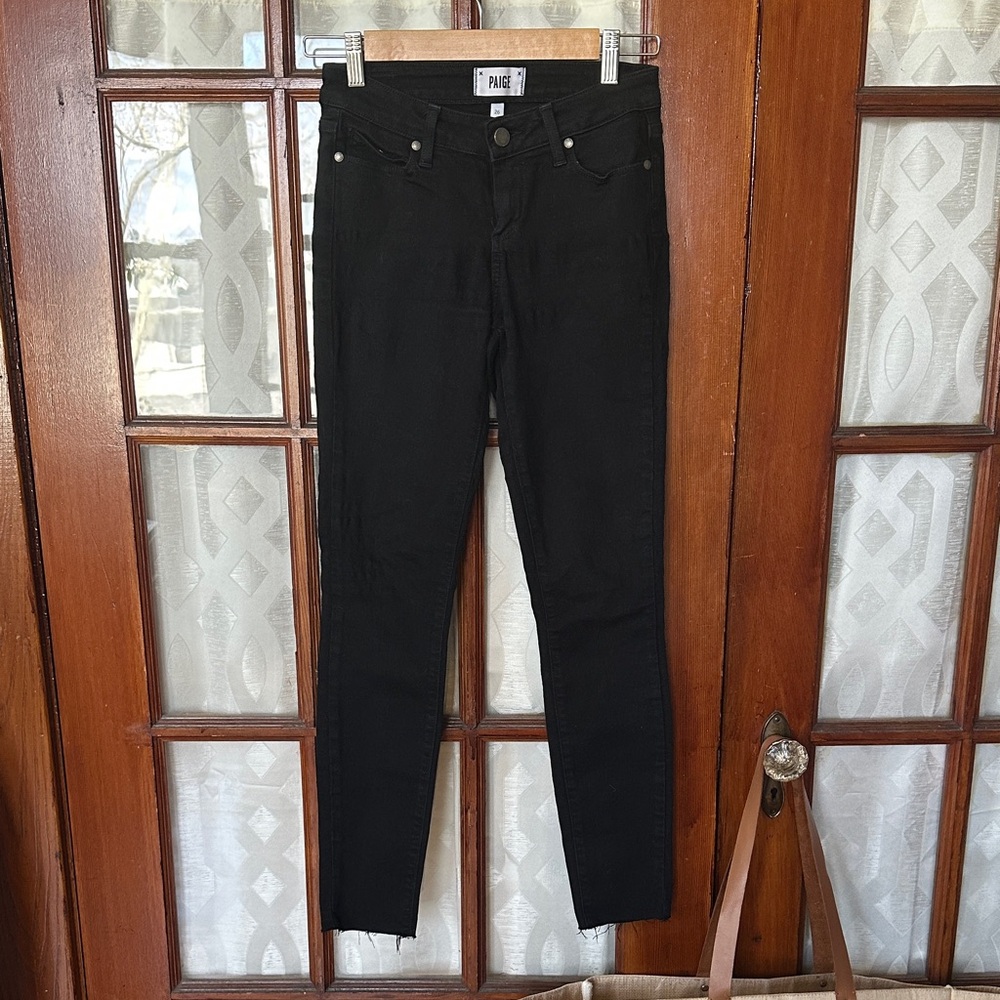 PAIGE Verdugo ultra skinny like new size 26 women’s black low rise skinny jeans